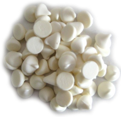 Guittard High Sierra 28% White Chocolate Chips Bag - 50lb 9209 B50X 9209B50X